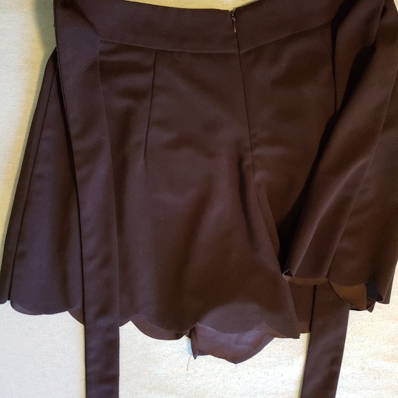 Shorts - Picture 3 of 3